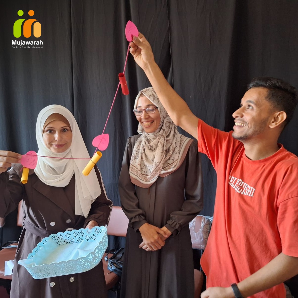 Mujawarah launches training on the “My Family and I” guide for the Bozour Theatre Association for Culture and Arts in Gaza